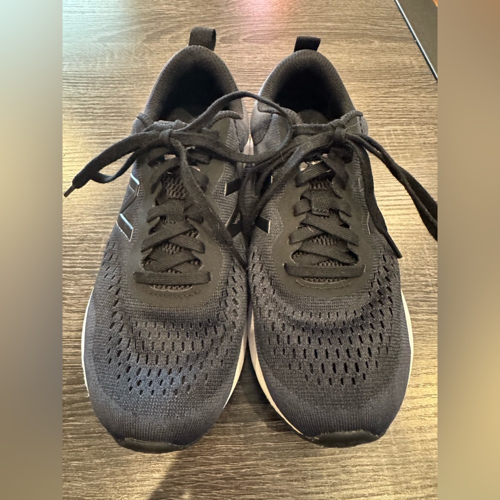 New Balance Black women’s Athletic Shoes size 7